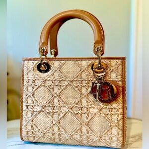 🩷🩷SOLD🩷🩷 Medium Raffia Lady Dior